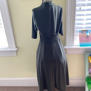 Jones Wear Dresses - Green dress Jones Wear Dresses - Green dress